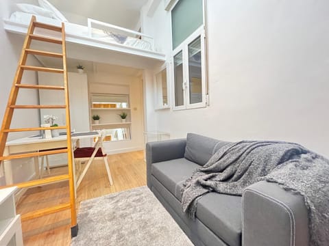 Living room, Photo of the whole room