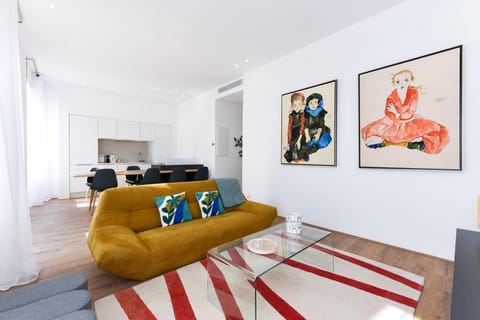 Facade/entrance, Living room, Seating area