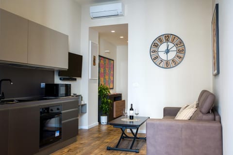 TV and multimedia, Living room, Dining area