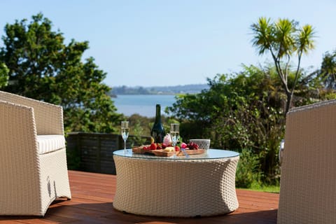 Natural landscape, View (from property/room), Balcony/Terrace, Garden view, Sea view