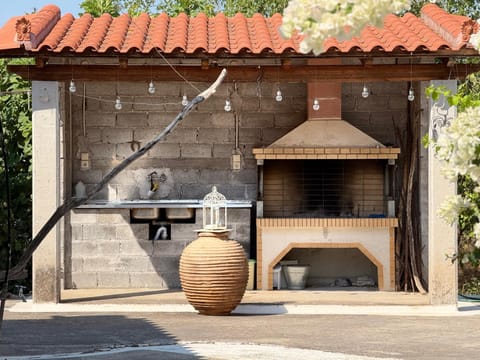 Day, BBQ facilities, Landmark view