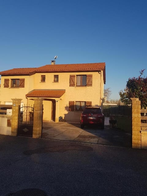 Villa au Carré de Soie Vacation rental in Vaulx-en-Velin