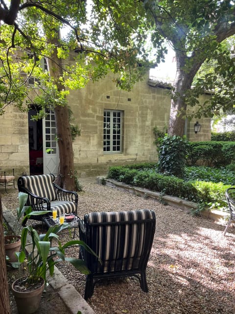 Face au Palais Bed and Breakfast in Avignon