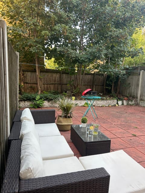 Garden, Balcony/Terrace