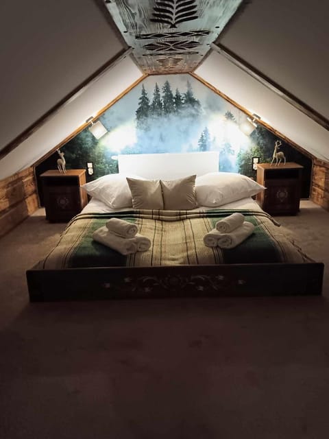 Bed, Living room, Photo of the whole room, Bedroom