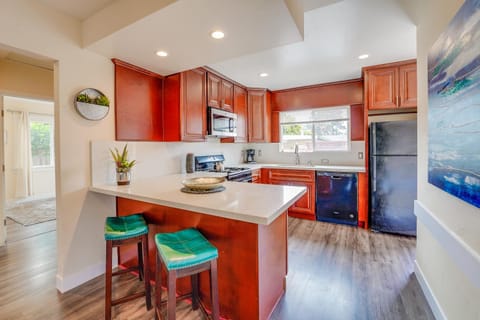 La Jolla Oasis - Pet Friendly, Large Backyard, Walk2Beach & Location! House in La Jolla