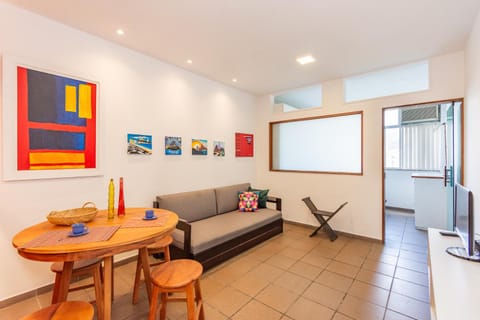 TV and multimedia, Seating area, Dining area