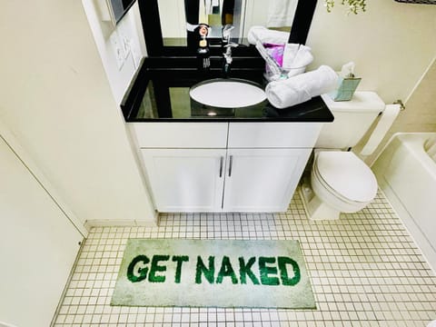 Toilet, Bathroom, Bath, towels