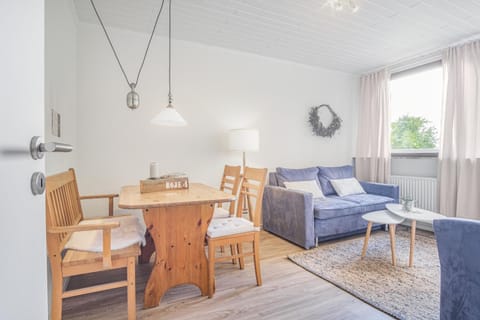 Living room, Photo of the whole room, room service