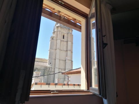 Bedroom, Landmark view