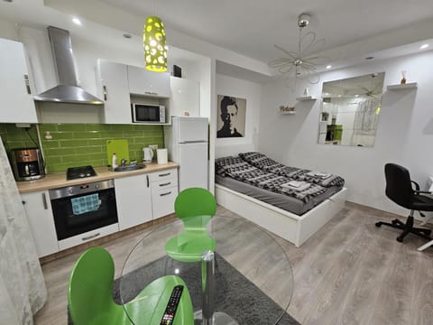 Kitchen or kitchenette, Living room, Dining area