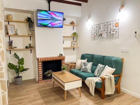 Communal lounge/ TV room, flat iron