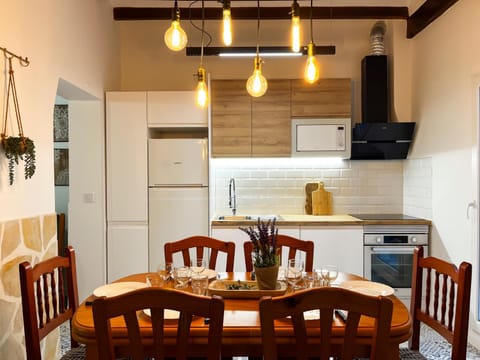 Kitchen or kitchenette, dishwasher, minibar, pet friendly, toaster