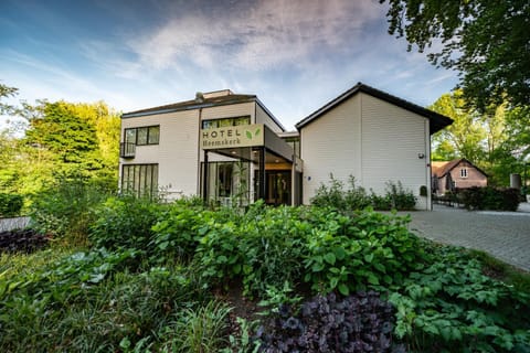 Property building, Facade/entrance, Natural landscape