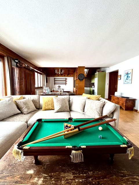 Billiard, Game Room, Living room, Seating area