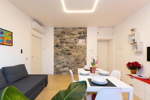 TV and multimedia, Living room, Dining area