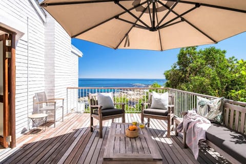 View (from property/room), Balcony/Terrace, Seating area, Sea view
