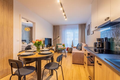 Kitchen or kitchenette, Seating area