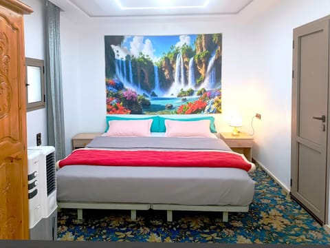 Bed, Massage, View (from property/room), View (from property/room), Photo of the whole room, Decorative detail, Decorative detail, Seating area, Bedroom, City view, River view, River view, Public Bath, Quiet street view, wardrobe, air conditioner, air conditioner