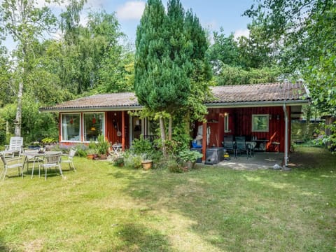 Holiday Home Naili - 750m from the sea by Interhome House in Væggerløse