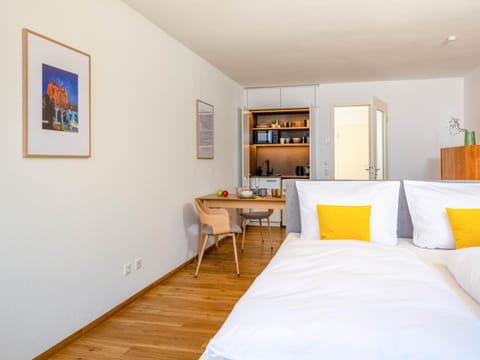 Bed, Photo of the whole room, Dining area, Bedroom
