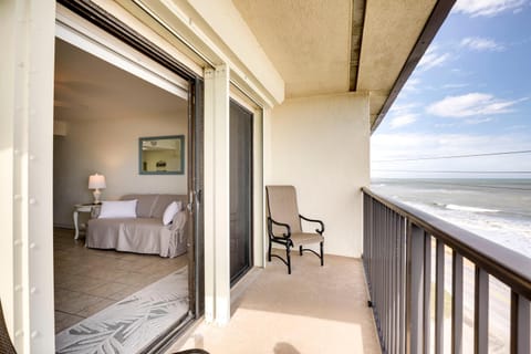 Oceanfront Ormond Beach Condo Community Perks! Apartment in Ormond By The Sea