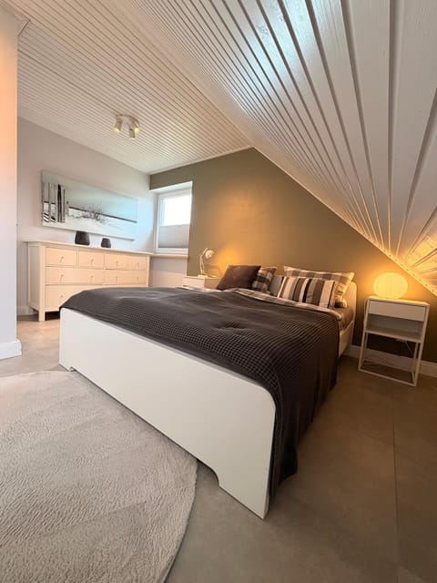 Property building, Living room, Bedroom