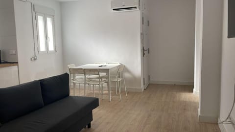 Kitchen or kitchenette, Living room, Seating area, Dining area, air conditioner