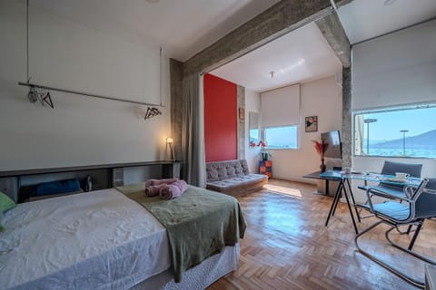 Bed, Living room, Photo of the whole room, Seating area, Dining area, Bedroom