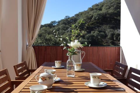 Natural landscape, Coffee/tea facilities, View (from property/room), Balcony/Terrace, Mountain view