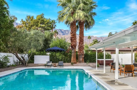 Patio, Spring, Day, Natural landscape, Garden, Balcony/Terrace, Garden view, Mountain view, Pool view, Swimming pool, Swimming pool, sunbed