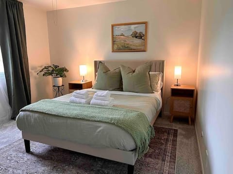 Cozy 3 bdr Retreat in a Prime location House in Hoffman Estates