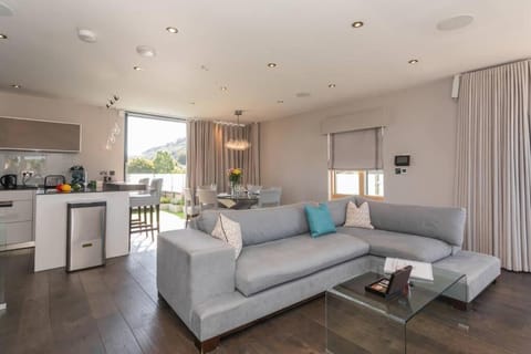 Stylish Penthouse Apartment With Hot Tub Apartment in Bath