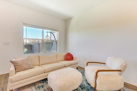 12 Mi to Dtwn Austin Quiet Home with Patio and Yard House in Austin