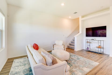 12 Mi to Dtwn Austin Quiet Home with Patio and Yard House in Austin