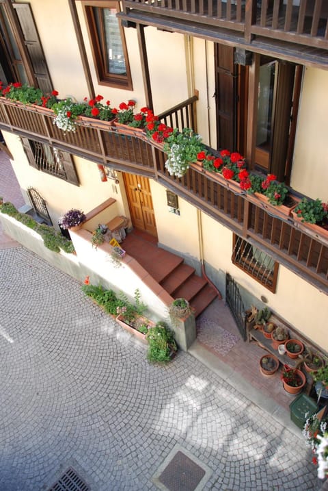 Ca de Vej House in Aosta Valley, Italy