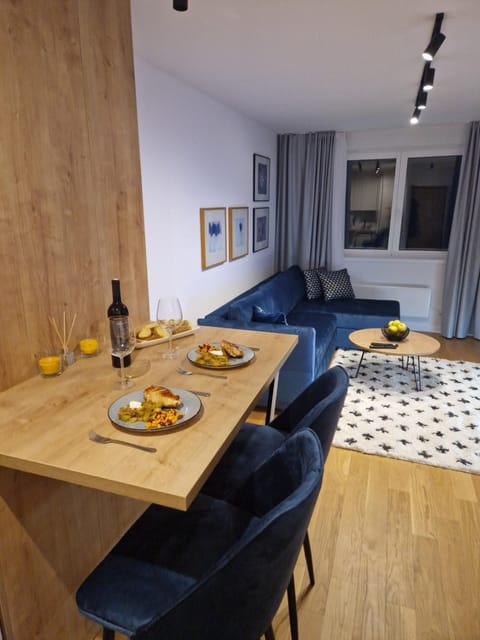 Food and drinks, Dining area