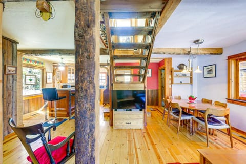 Mountain Chalet Getaway Steps to Crystal River! House in Colorado