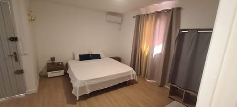 Bed, View (from property/room), Photo of the whole room, Bedroom, air conditioner