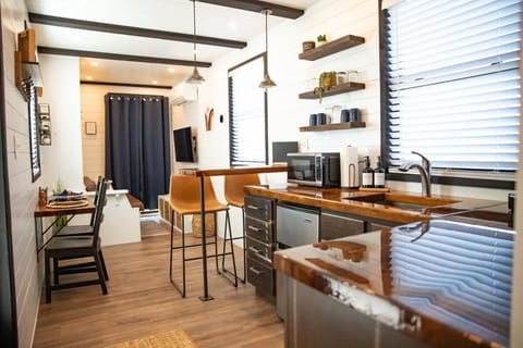 New Moonlight Ridge-Shipping Container Home House in Alpine