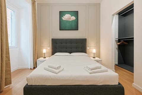 Bed, TV and multimedia, Decorative detail, Bedroom, locker, towels, wardrobe