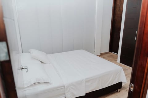 Bed, Bathroom, TV and multimedia, towels, air conditioner