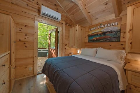 Apollonie Cabin Lookout Mountain Hot Tub Cabin in Chattanooga