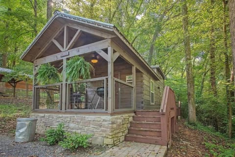 Apollonie Cabin Lookout Mountain Hot Tub Cabin in Chattanooga