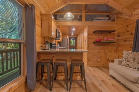 Celina Cabin Nature Cabin Near Downtown Chattanooga Cabin in Chattanooga