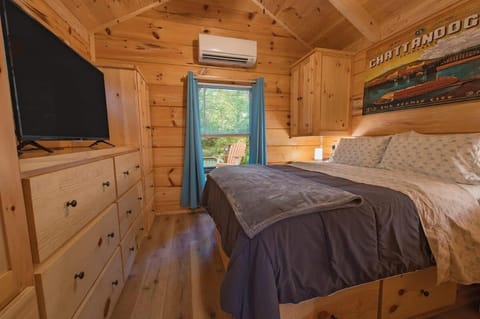 Celina Cabin Nature Cabin Near Downtown Chattanooga Cabin in Chattanooga