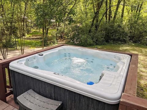 Celina Cabin Nature Cabin Near Downtown Chattanooga Cabin in Chattanooga