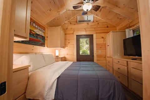 Ernie Cabin Wauhatchie Woodlands Tiny Cabin Cabin in Chattanooga