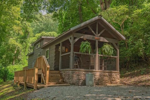 Ernie Cabin Wauhatchie Woodlands Tiny Cabin Cabin in Chattanooga