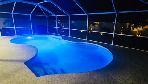 NEW Renovated luxury home with private heated pool, game room Near Anna Maria Island and IMG House in Bradenton